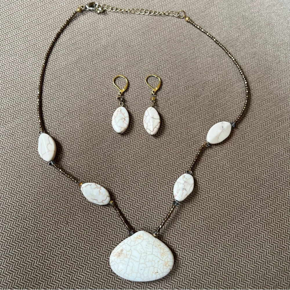 Stone necklace and earring set